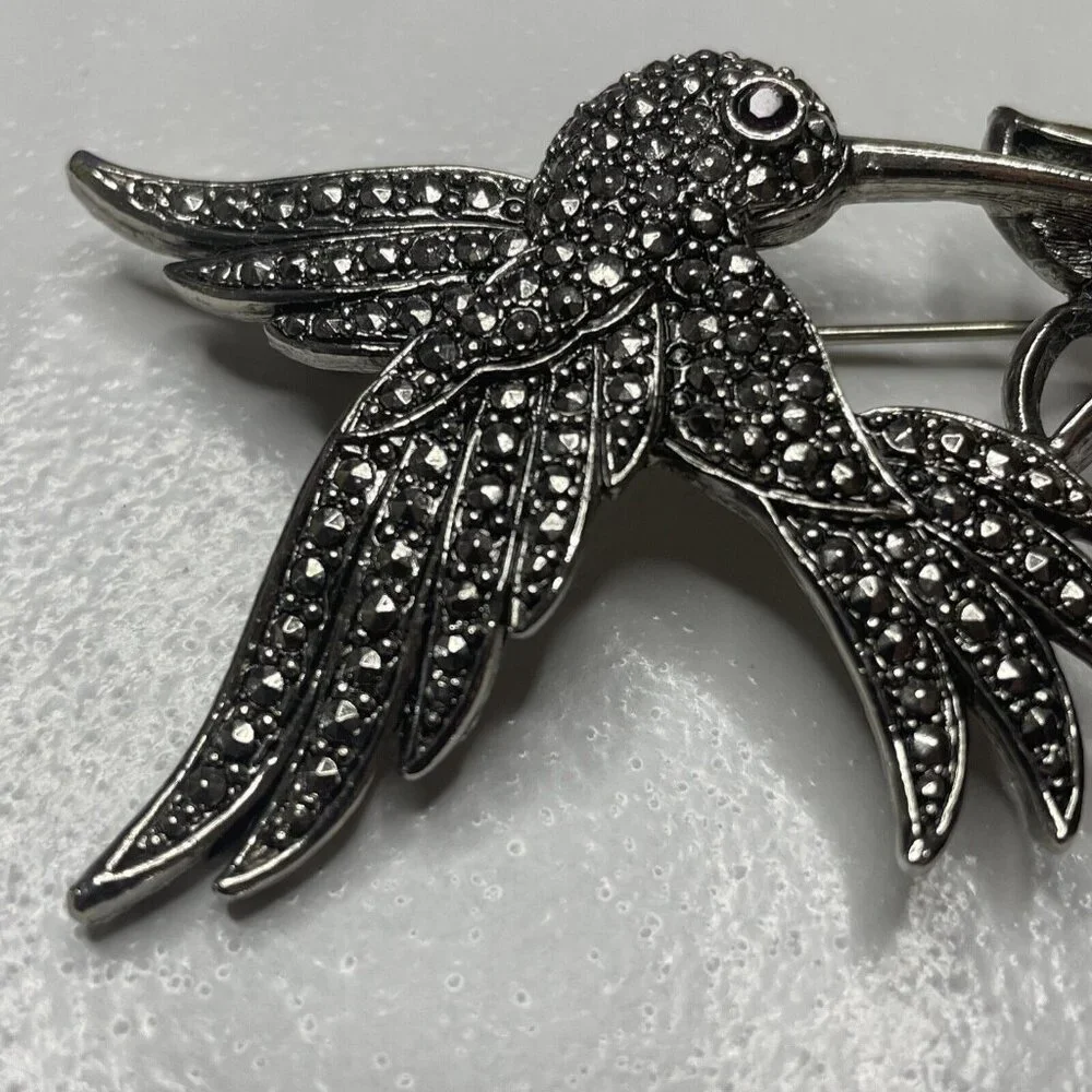 Avon Signed Hummingbird Silver Marcasite Rhinestone‎ Brooch Pin Vintage